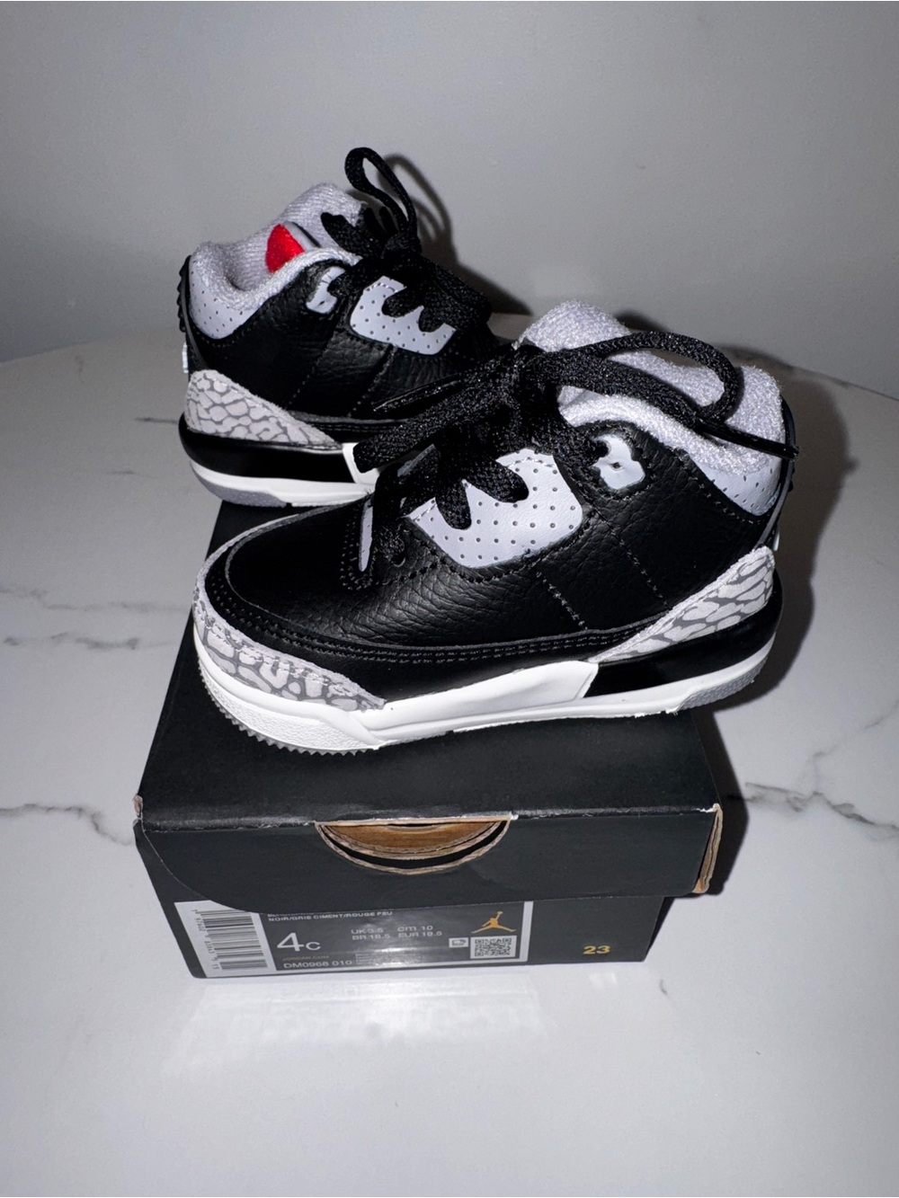NEW Infant Jordan Retro 3 Sneakers